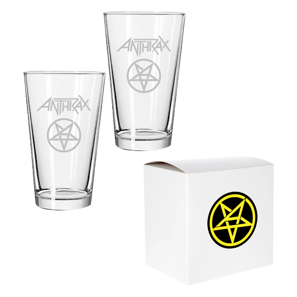 This Pint Glass Set&nbsp;comes with a classic Anthrax logo&nbsp;printed in frosty design.&nbsp;

2 Pint Glass Set
16oz. each glass
Frosted Print
Hand wash only